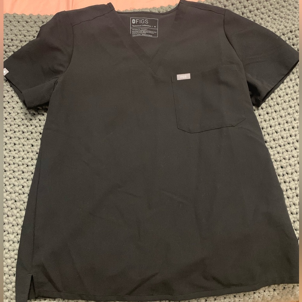 Figs scrub top
